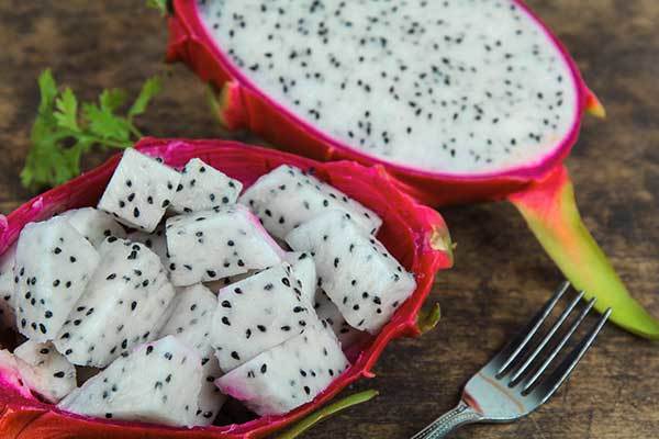 Is it safe for dogs to eat dragon fruit?