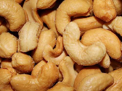 are cashews ok for dogs?